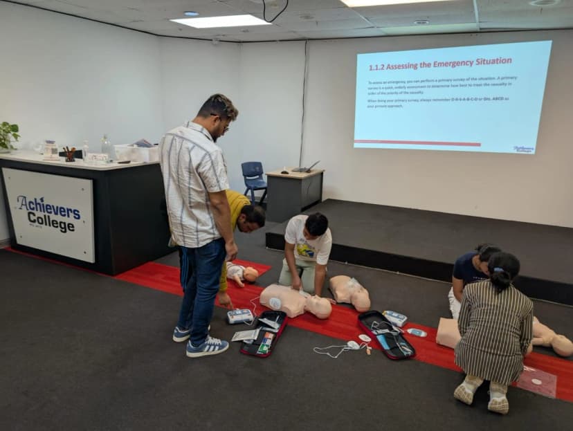 What Does a Basic First Aid and CPR Course Include?