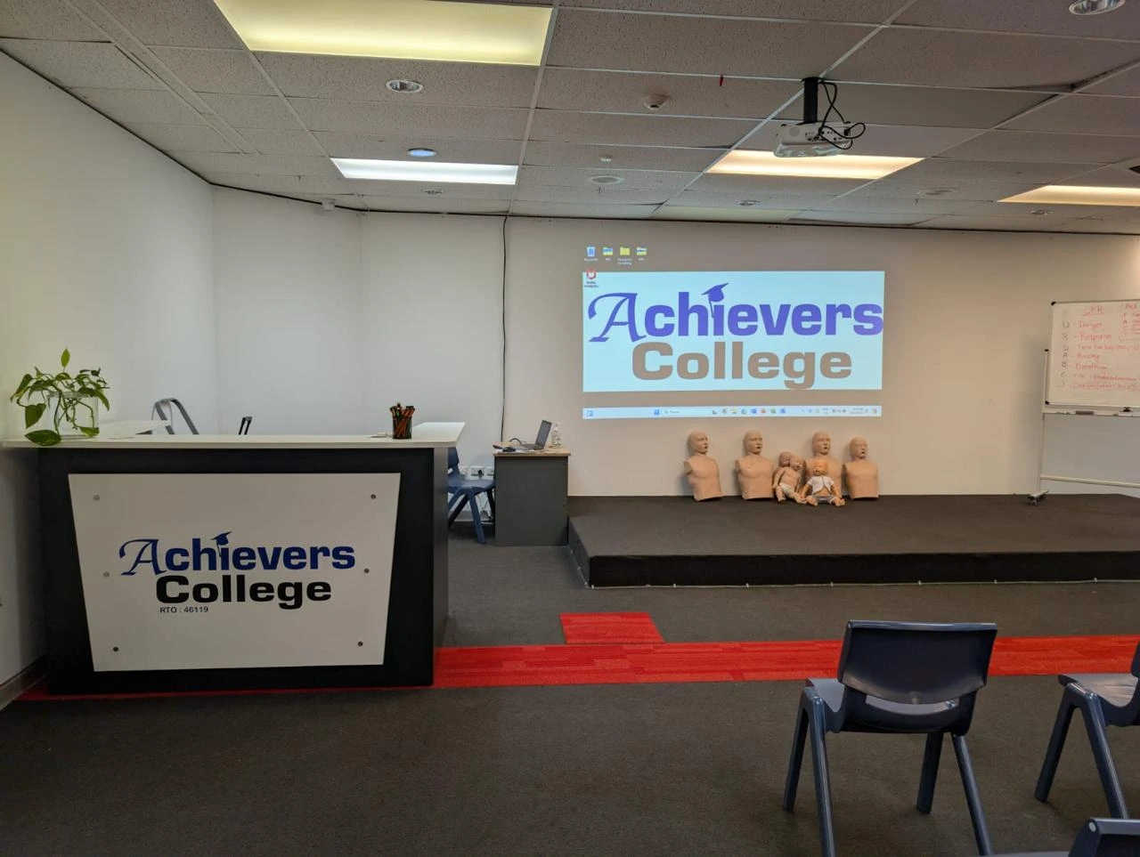 What Does a Basic First Aid and CPR Course Include?